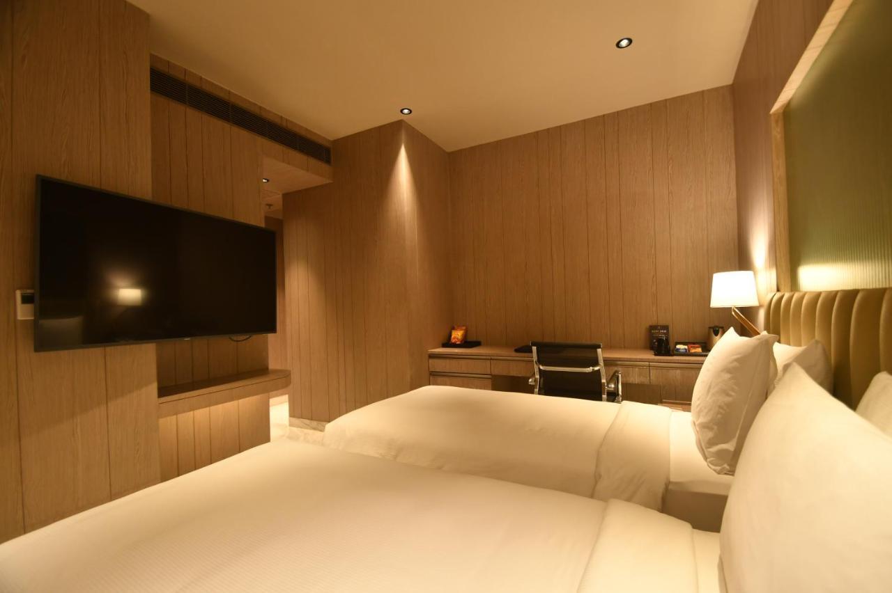 Vividus Hotel Bangalore Buitenkant foto