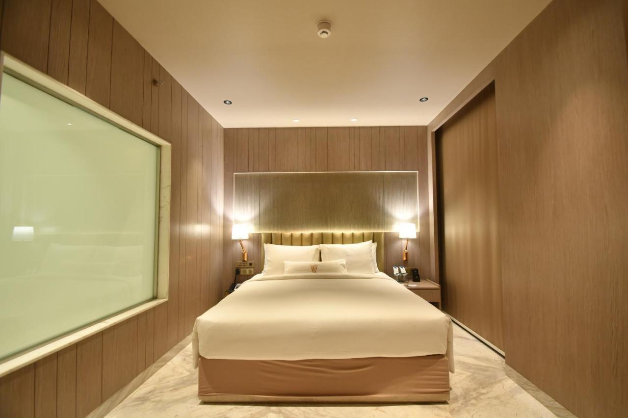 Vividus Hotel Bangalore Buitenkant foto
