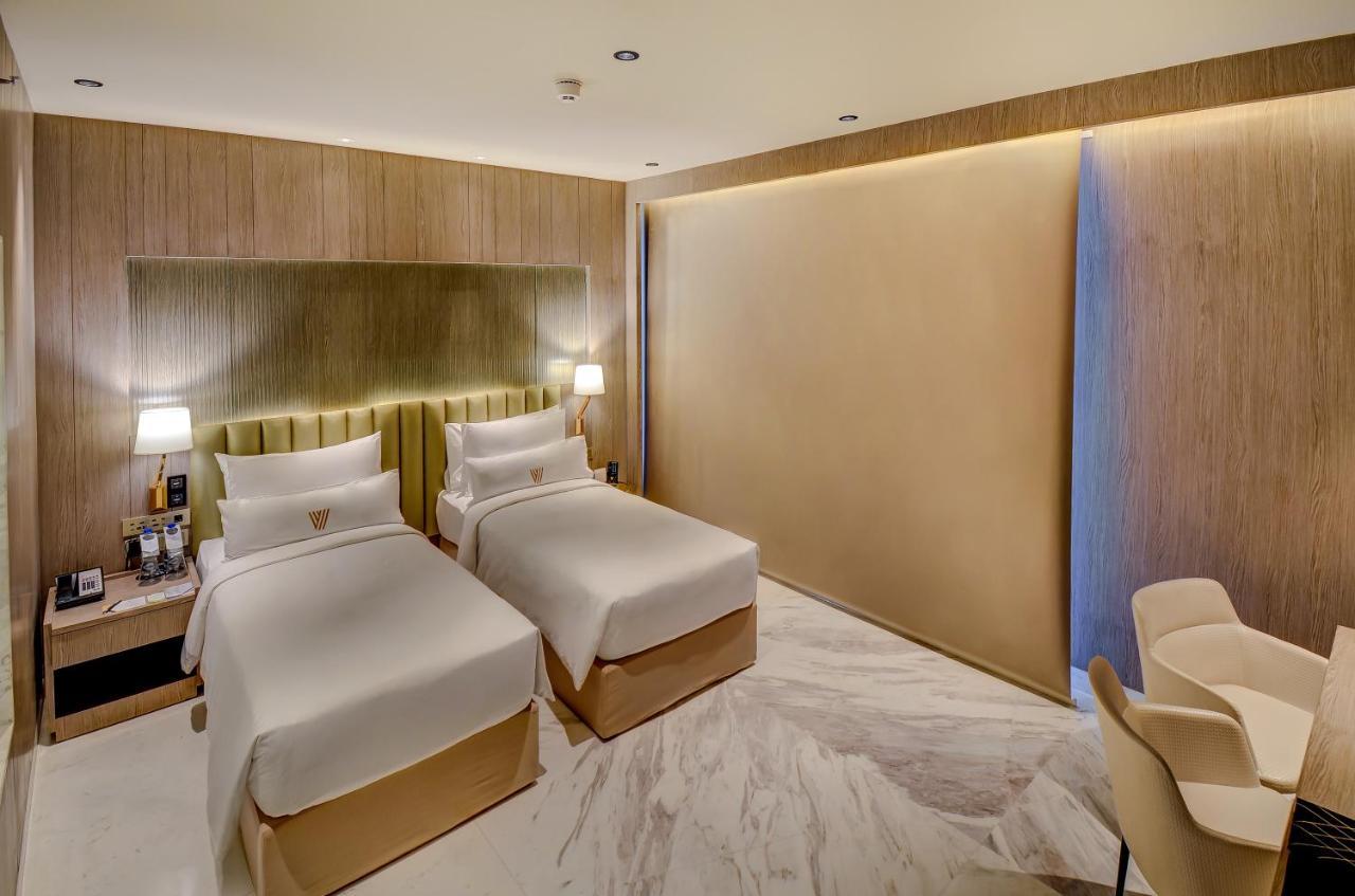 Vividus Hotel Bangalore Buitenkant foto