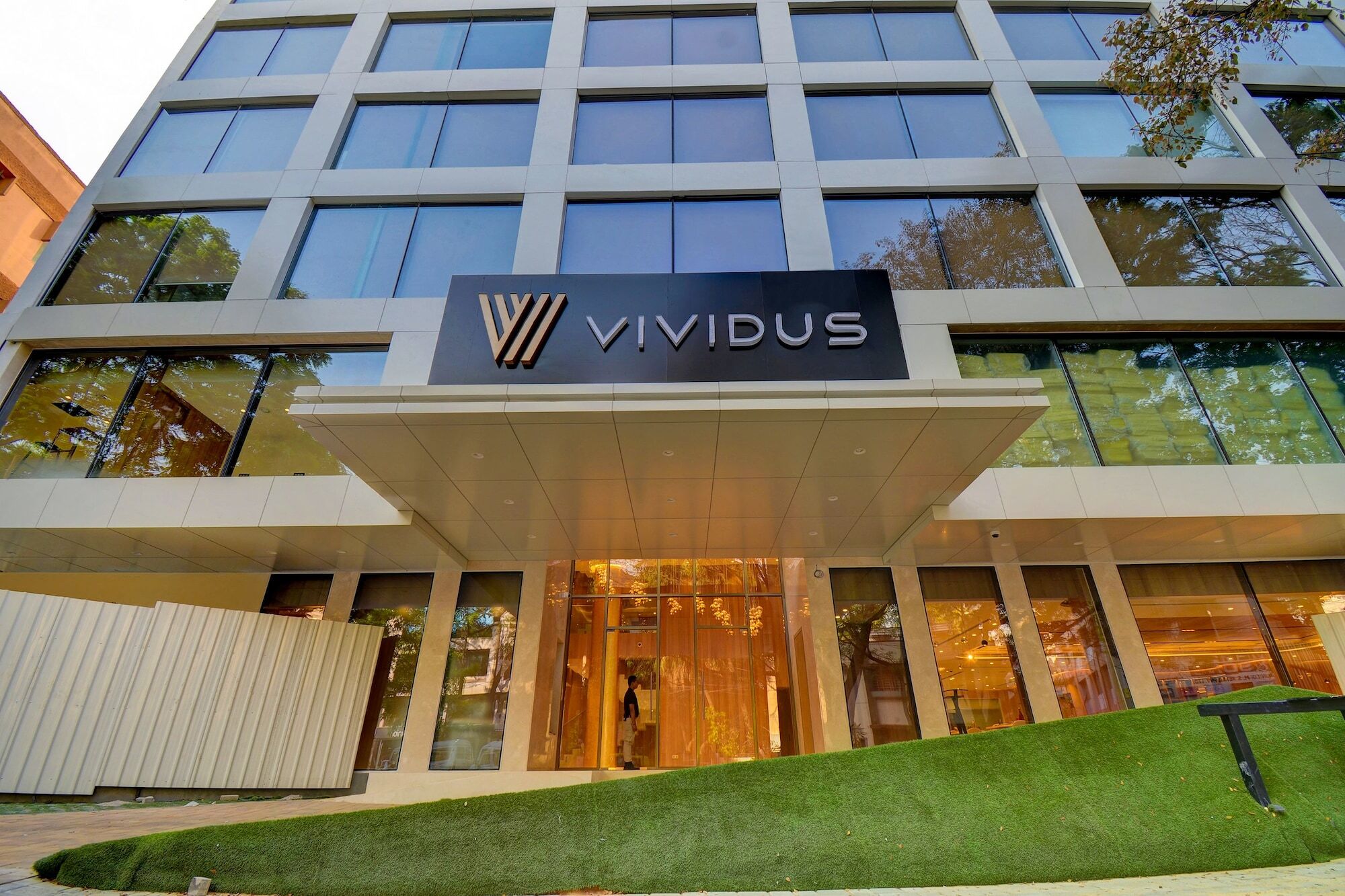 Vividus Hotel Bangalore Buitenkant foto