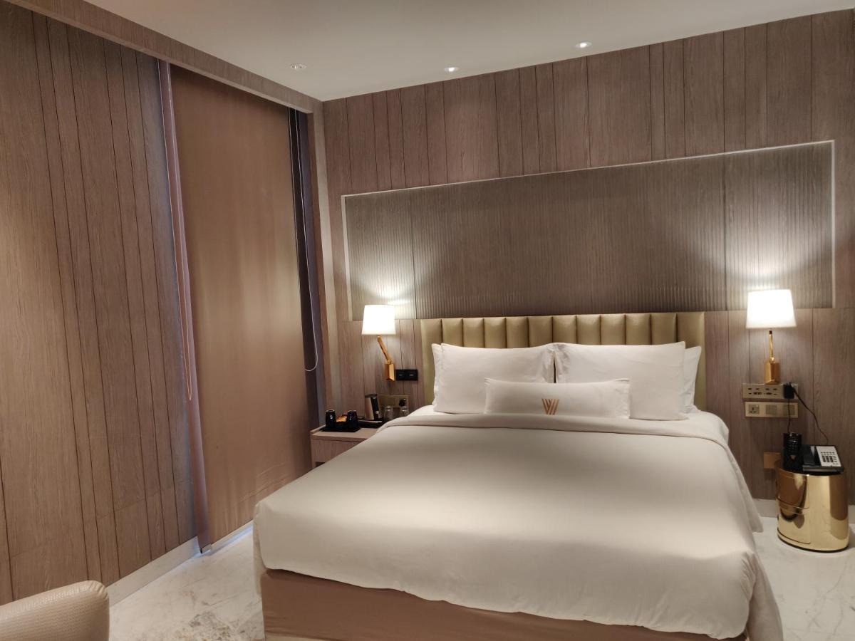 Vividus Hotel Bangalore Buitenkant foto