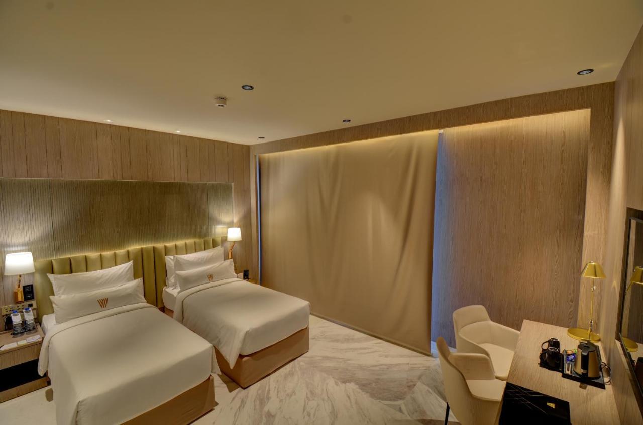 Vividus Hotel Bangalore Buitenkant foto